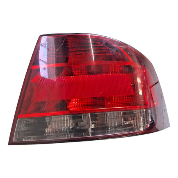 Lanterna Traseira Direita Voyage 2008 2009 2010 2011 Direito/passageiro Vermelho